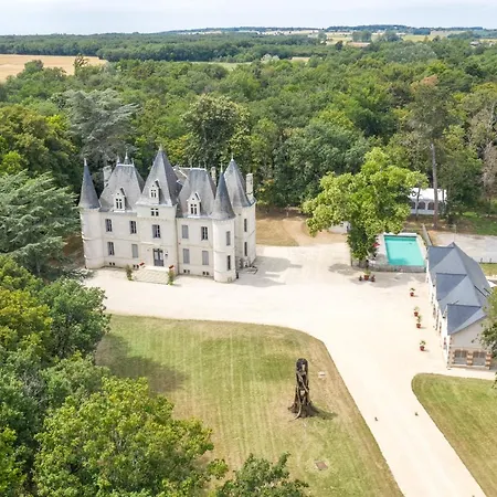 Maison d'hôtes Château De Baillant - Futuroscope 3*