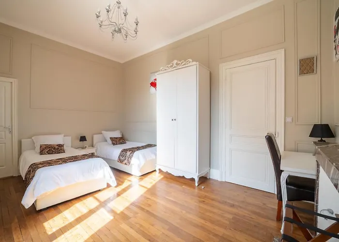 Chateau De Baillant - Futuroscope Guest house 4*