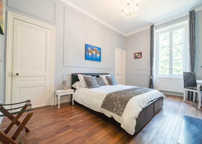 Chateau De Baillant - Futuroscope Guest house 4*